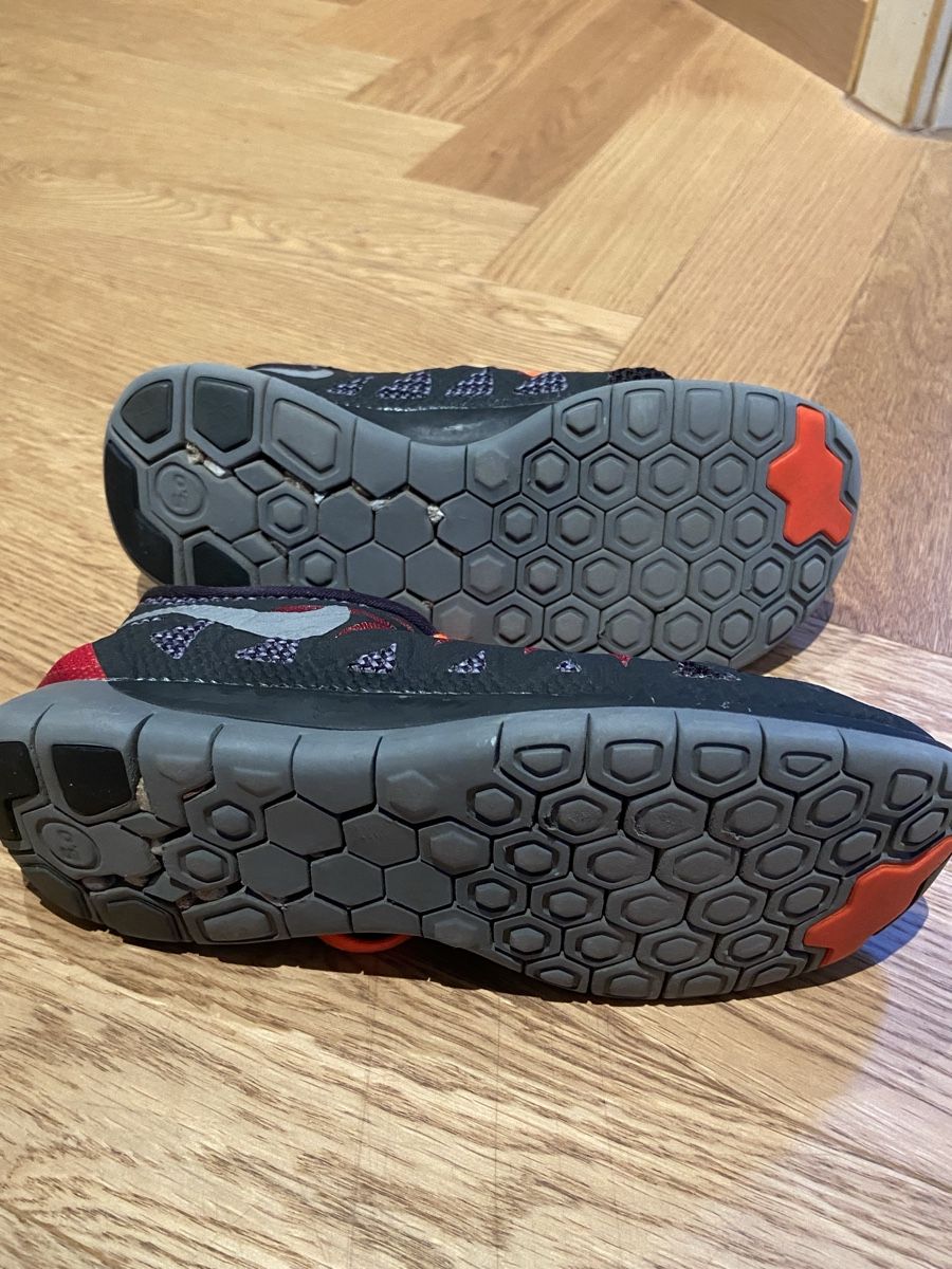 Nike Scarpe da donna: Nike Laufschuhe/ Turnschuhe Gr. 39 – Usato da Winterthur venduto da mal_8f2x 4