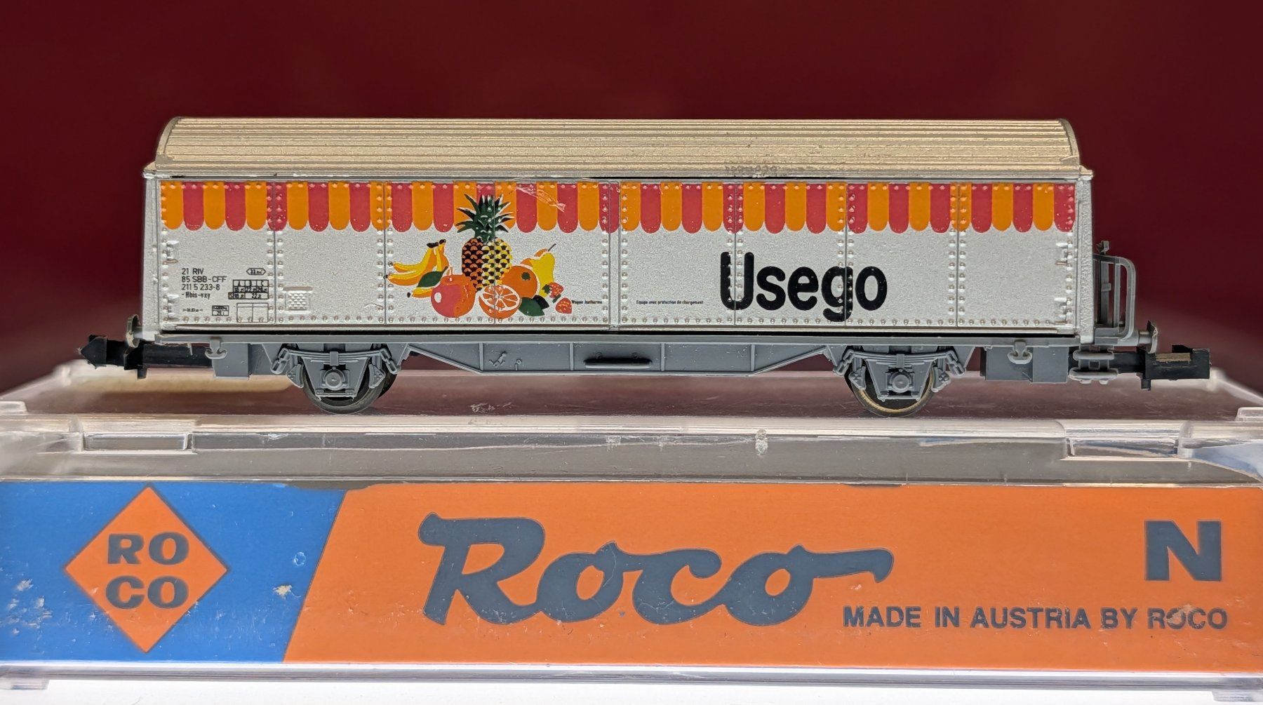 Roco Modelleisenbahnen: Spur N "Usego" Güterwagen von Roco – Gebraucht aus Reinach BL von angus74