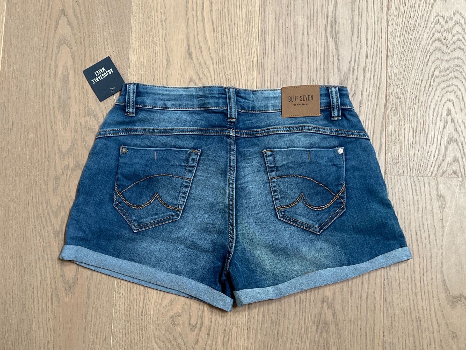 Pantaloni: Shorts Blue Seven Gr.170 - Neu – Nuovo e nell'imballaggio originale da Visp venduto da bluenero 1