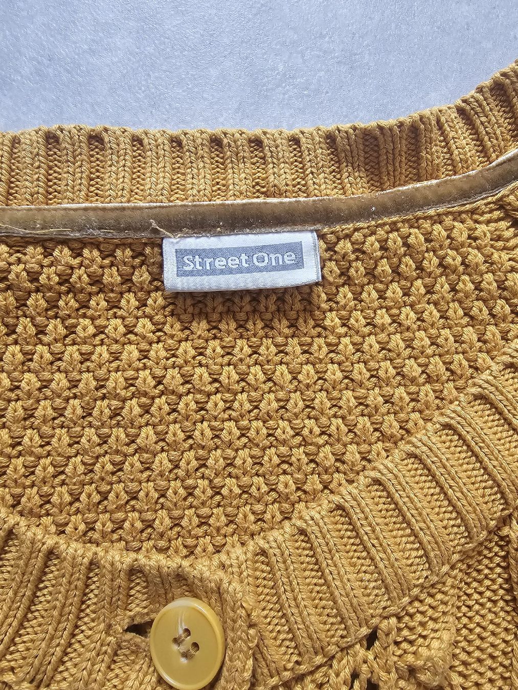 Gilet & Giacche senza maniche: Gilet tricot Moutarde Taille M – Usato da Sornetan venduto da T.a333 2