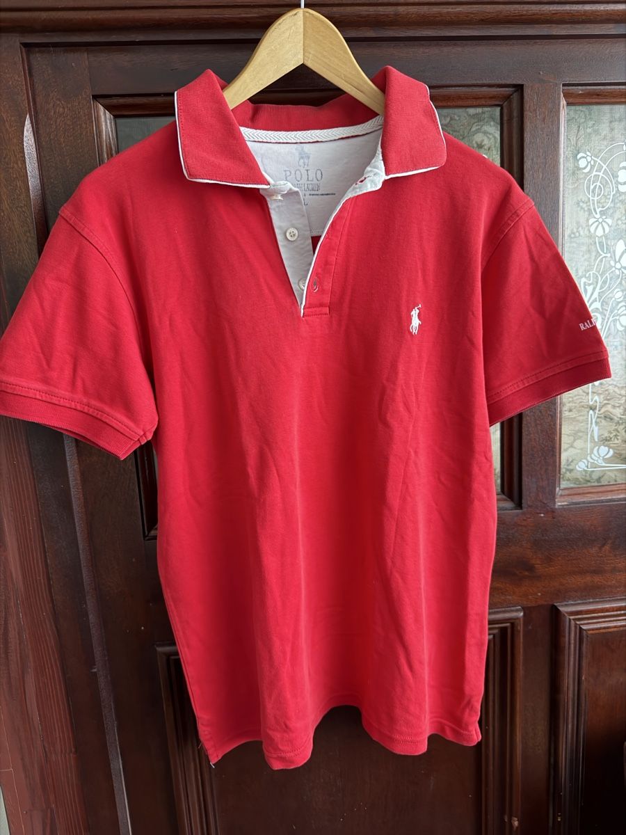 Polo-Shirts: Poloshirt  – Gebraucht aus Obfelden von tan_9lj9