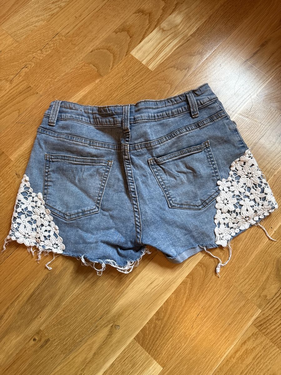 Jeans: Even&Odd Jeans Shorts, Gr. S – Gebraucht aus Ottikon von Domito 2