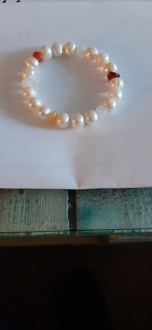 Armbänder & -reifen: Bracelet avec perle eau douce et 4 pierres naturelles – Neu (gemäss Beschreibung) aus uvrier von lau_r7w6