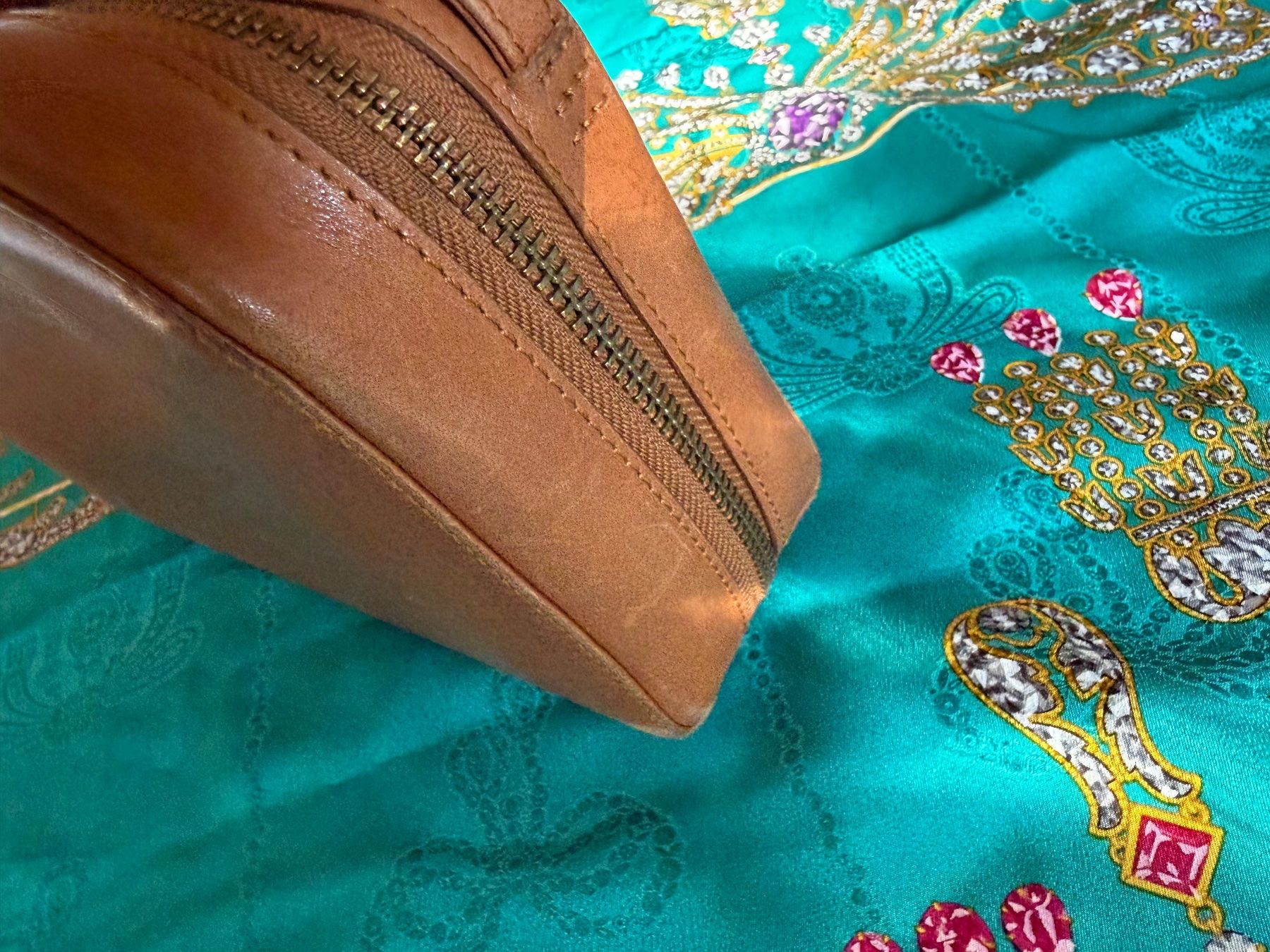 Taschen: LOST & FOUND  Tasche  100 % dickes, hochwertiges Leder – Gebraucht aus Interlaken von Bona55 7