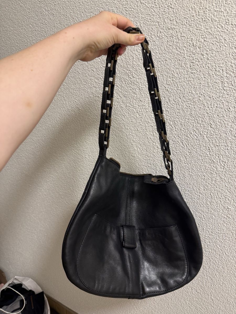 Max Mara Borse da donna: Max Mara Handbag Black Leather Chain Strap Used Condition – Usato da Thalwil venduto da mon_nqx8 1