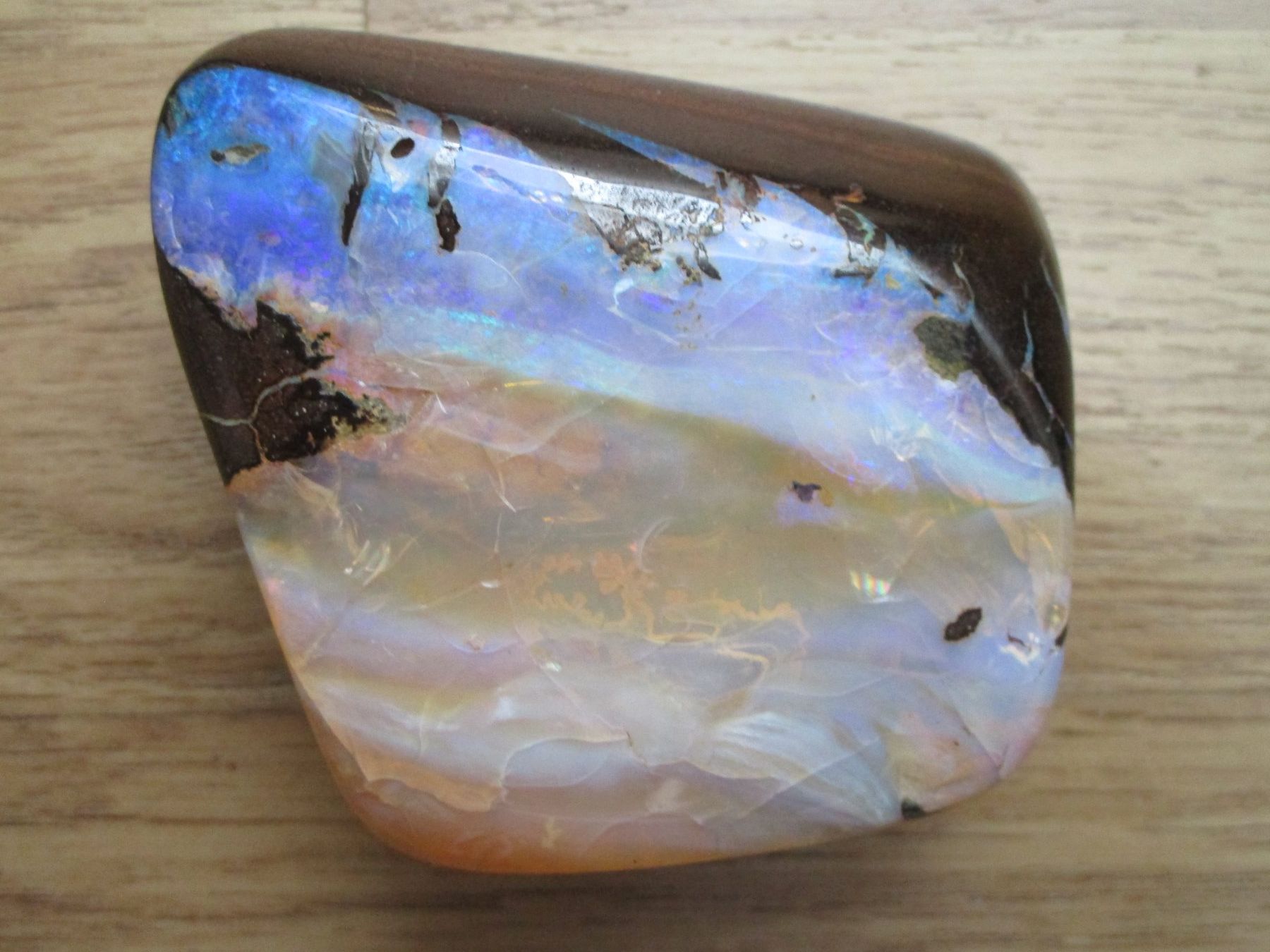 Pierres précieuses: Opal auf Gestein – Neuf (Voir description) à Heimberg par Lupo57