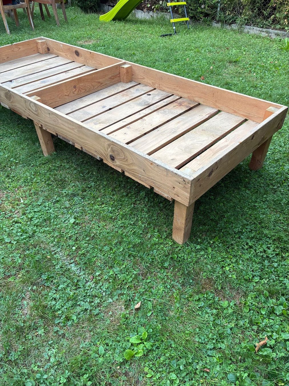 Articoli in legno: Holz Rahmen Blumen Unterstand – Usato da Cham venduto da mbe_f76y