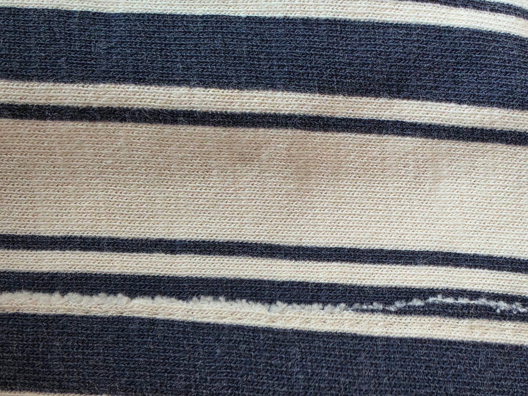 H&M Pantaloni: gestreifte Shorts Gr. 128 – Usato da Zürich venduto da Pemberleys 2