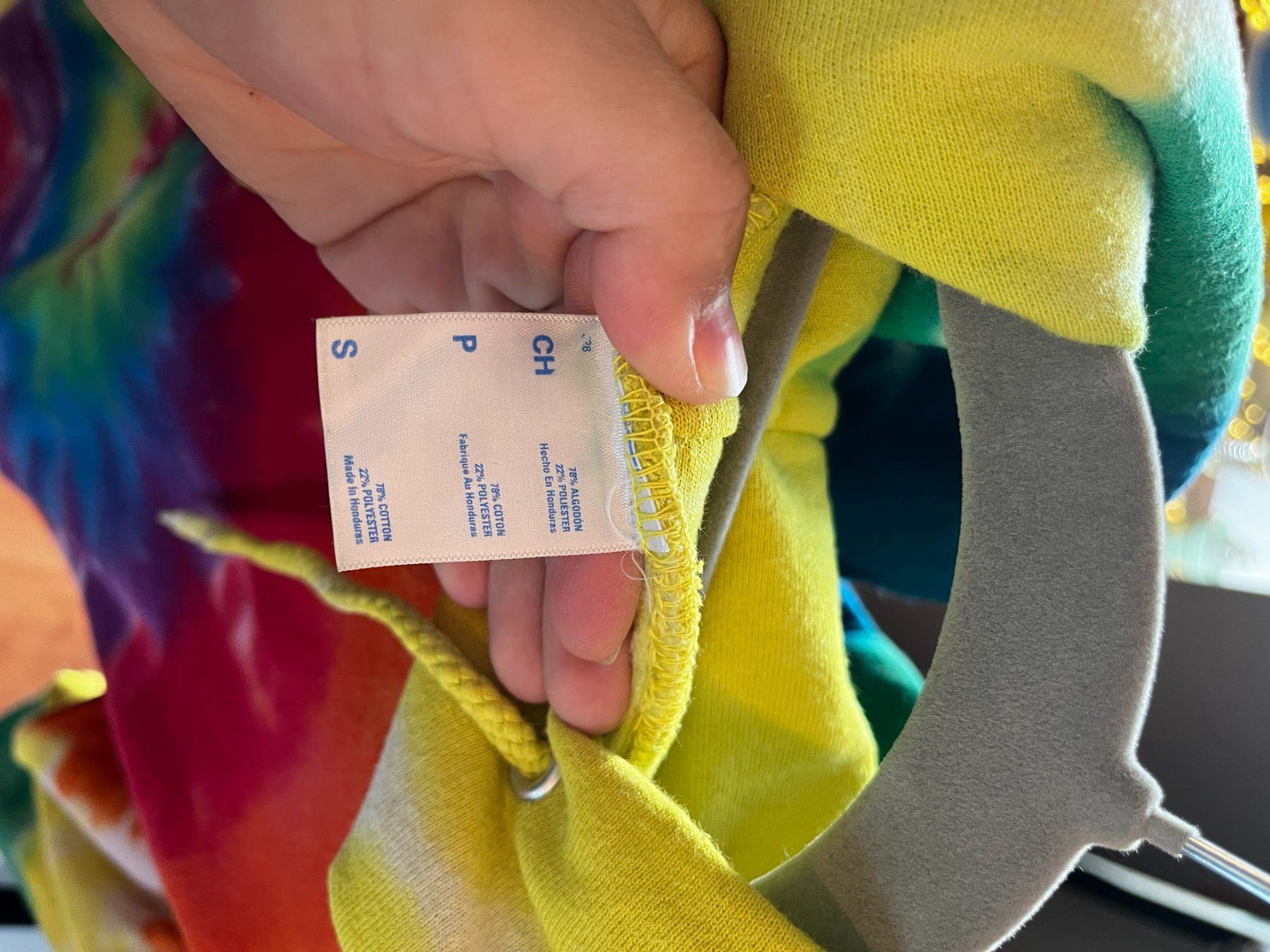 Pulls & Sweat-shirts: Bunter Tie-Dye Hoodie – D'occasion à Seuzach par anina.k 2