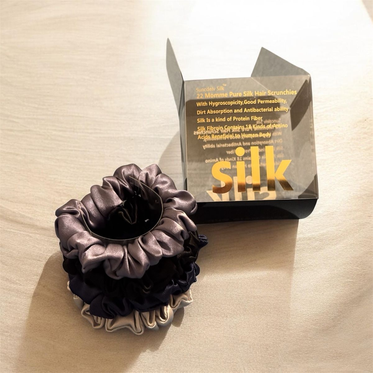 Accessori per capelli: Set de 4 élastique en soie 100% – Nuovo e nell'imballaggio originale da Châtel-St-Denis venduto da Montclair_Swiss 1