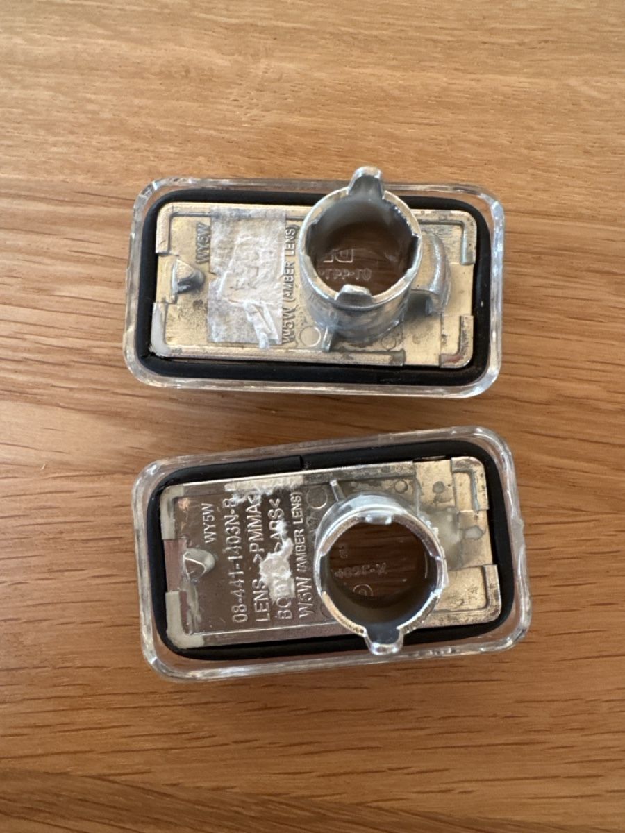 Tutti pezzi di ricambio auto: Porsche 964 Blinker L+R klar  – Usato da Kienberg venduto da AnWe20 2