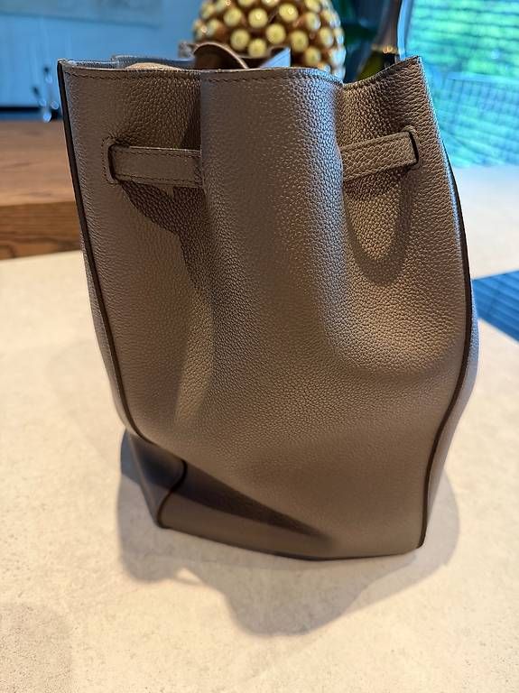 Borse da donna: Celine Cabas Phantome Small Taupe – Usato da Liestal venduto da lo.di 3