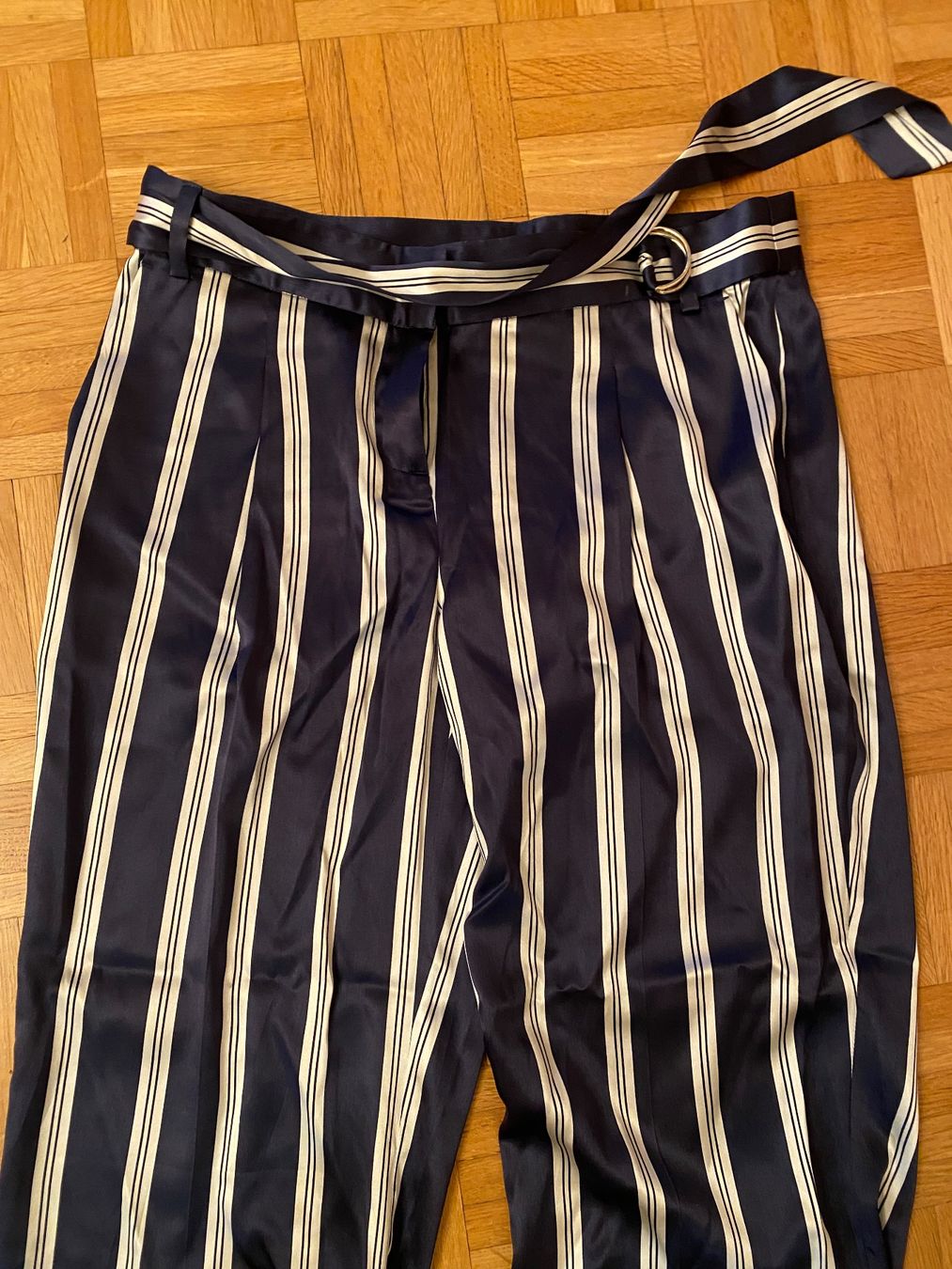 Liu Jo Pantaloni: Liu Jo Seide Hose Gr 38 – Nuovo (secondo la descrizione) da Zug venduto da estarthyme 1