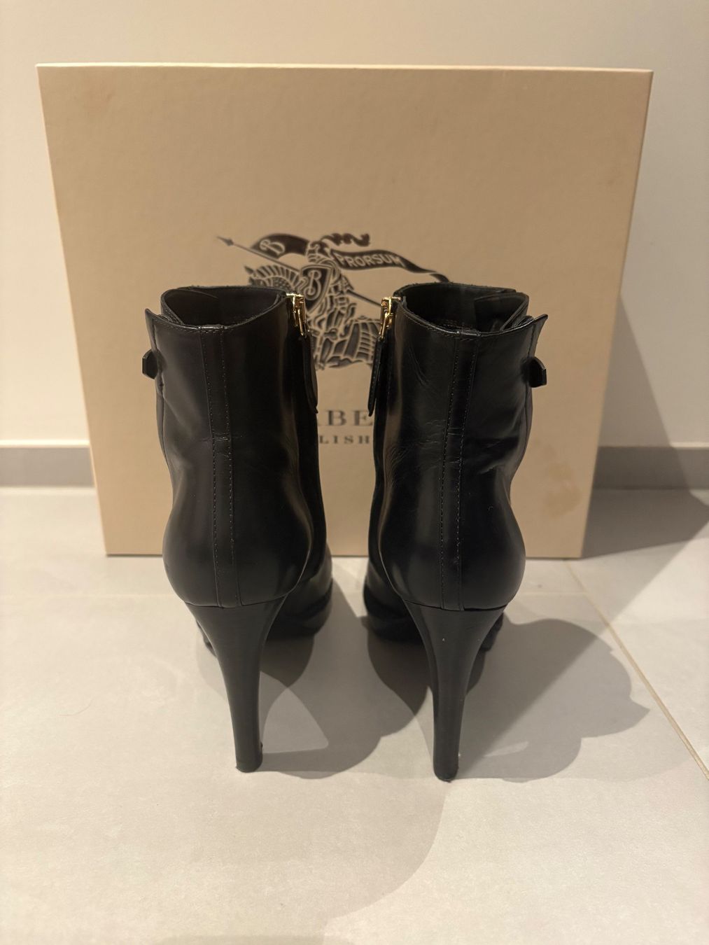 Burberry Scarpe da donna: Burberry ancle boots – Usato da Horw venduto da esjoeberg 2