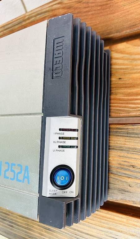 Inverter: WAECO PerfectCharge IU 252A Ladegerät – Usato da Ottikon venduto da Spa1 1