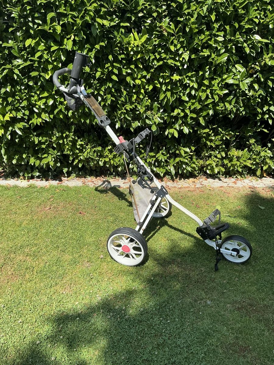 Trolleys: Golf Trolley 3-Rad gebraucht – Gebraucht aus Bottighofen von klurmani