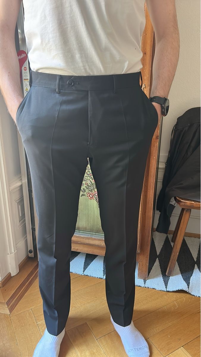 Massimo Dutti Anzüge: Massimo tailored Black Trousers - Stylish & Versatile, Size – Gebraucht aus Lausanne von dre_th8k
