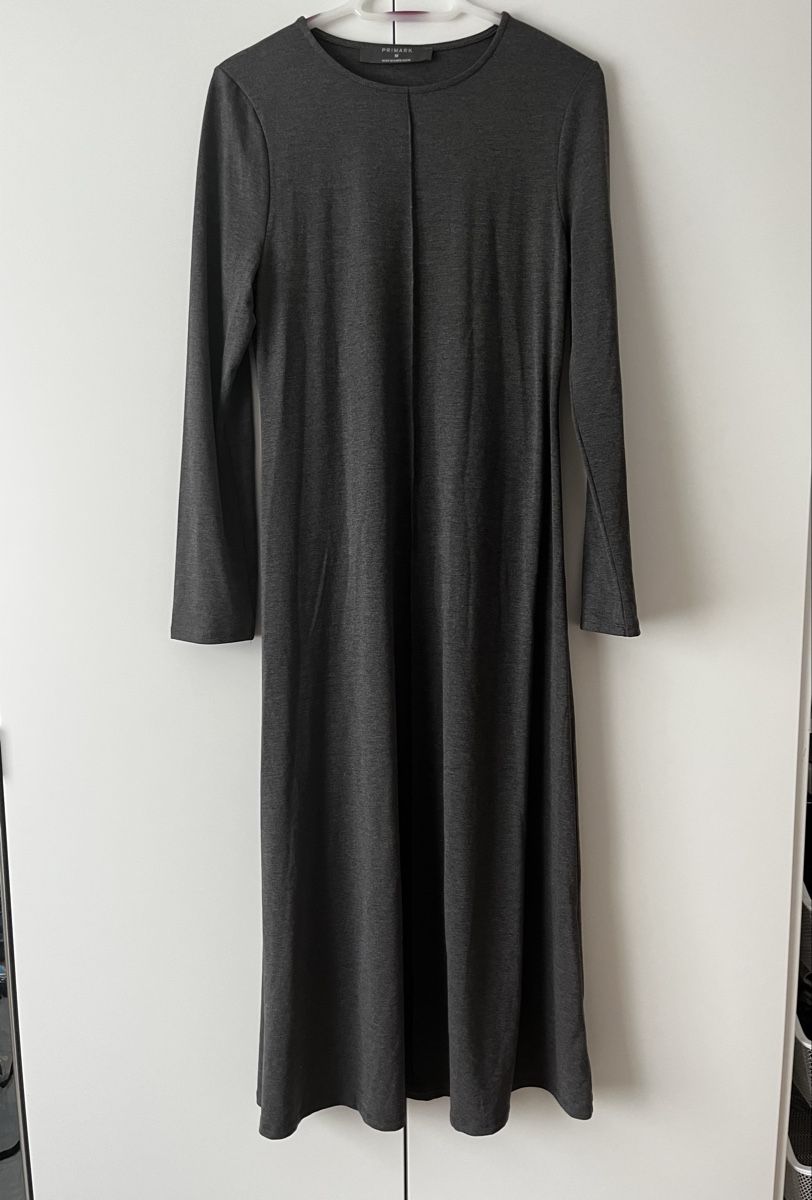 Kleider: Graues langes Kleid, Grösse M – Gebraucht aus Opfikon von acoae_atelier