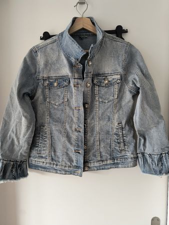Jeansjacke mit Flügel-Applikation, Grösse S neuwertig