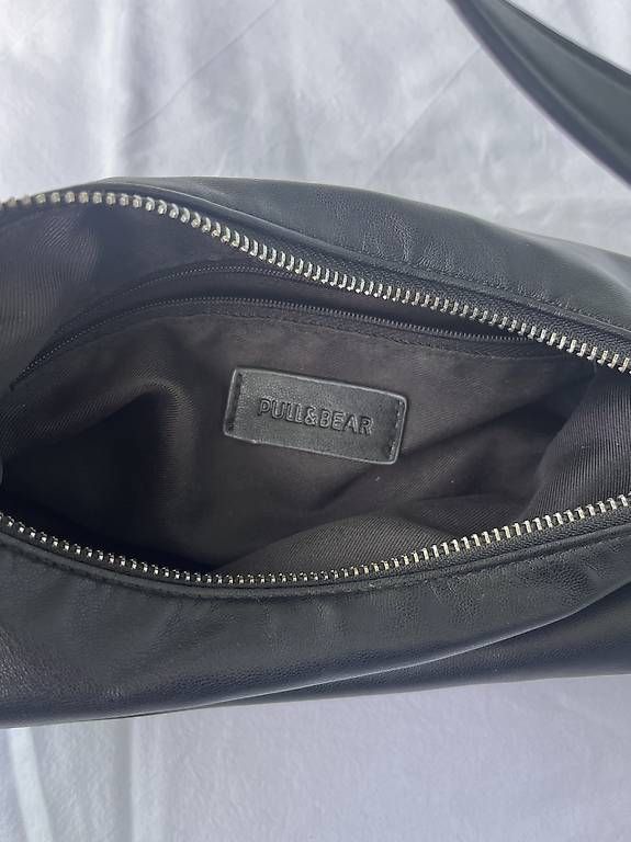 Sacs femmes: Schwarze Tasche - Pull&Bear – D'occasion à Bern par ela_hz6w 3