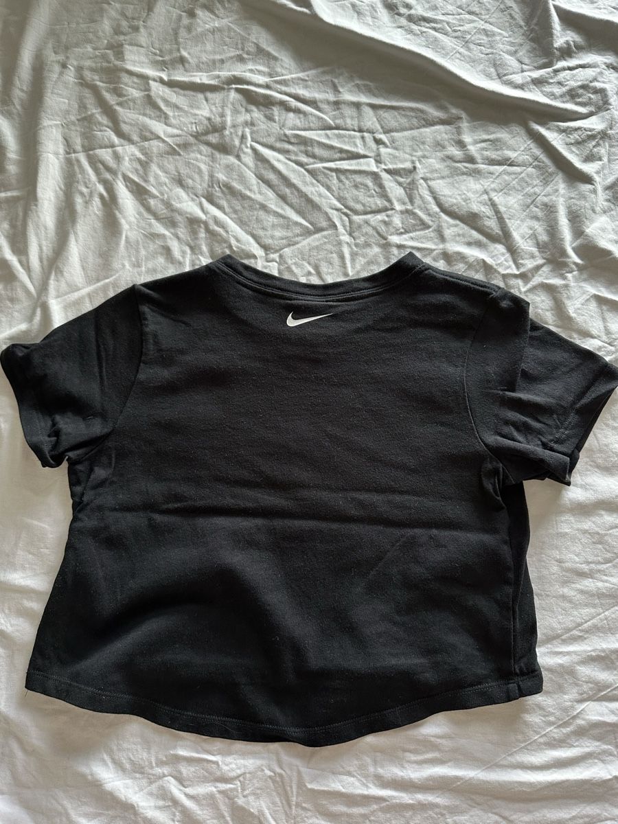 Nike Camicette, T-shirt & Top: T-shirt Nike – Nuovo (secondo la descrizione) da Sion venduto da nao_2cg5 1