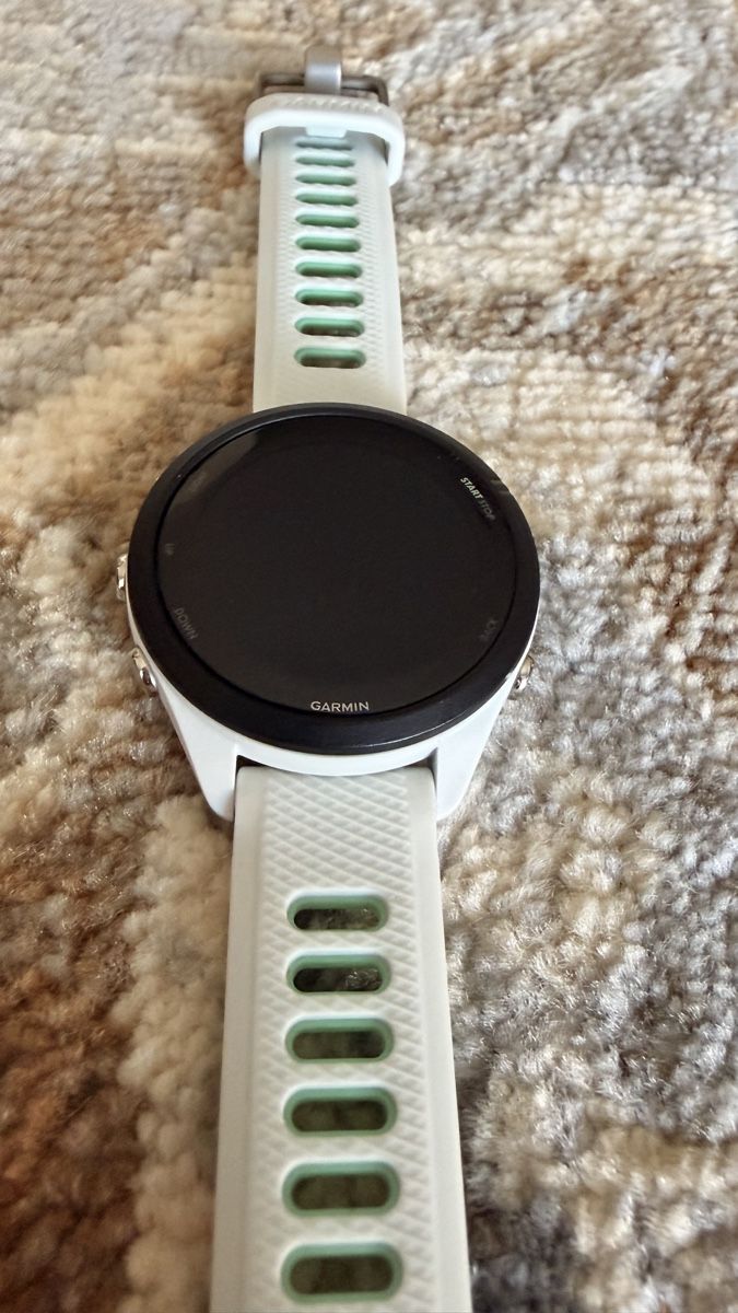 Garmin Smartwatch: Garmin Forerunner 265s weiss – D'occasion à Hausen AG par Sasa20 7