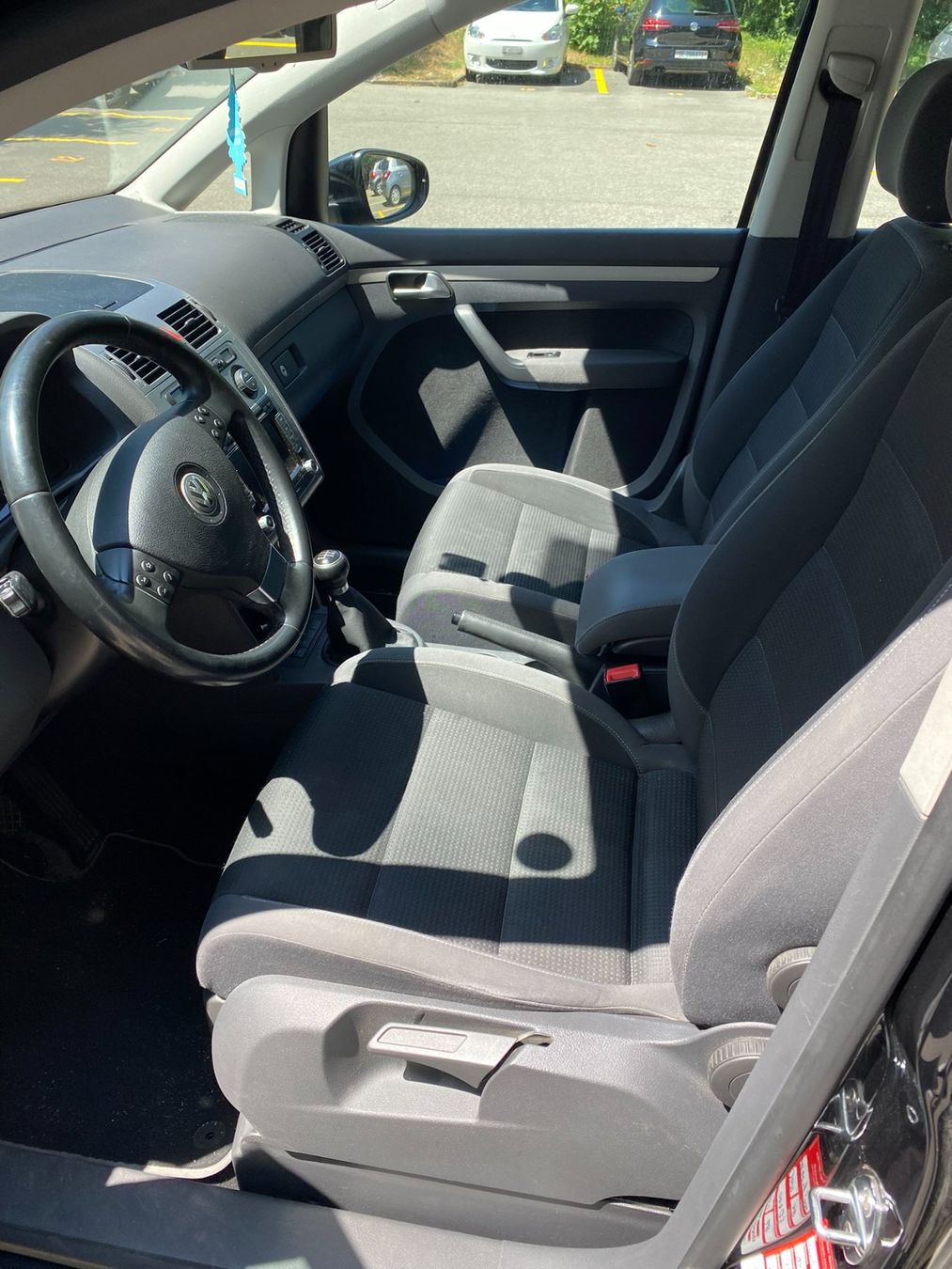 VW Autos: VW Touran 1.4 TSI Highline – D'occasion à Burgdorf par Oester97 7