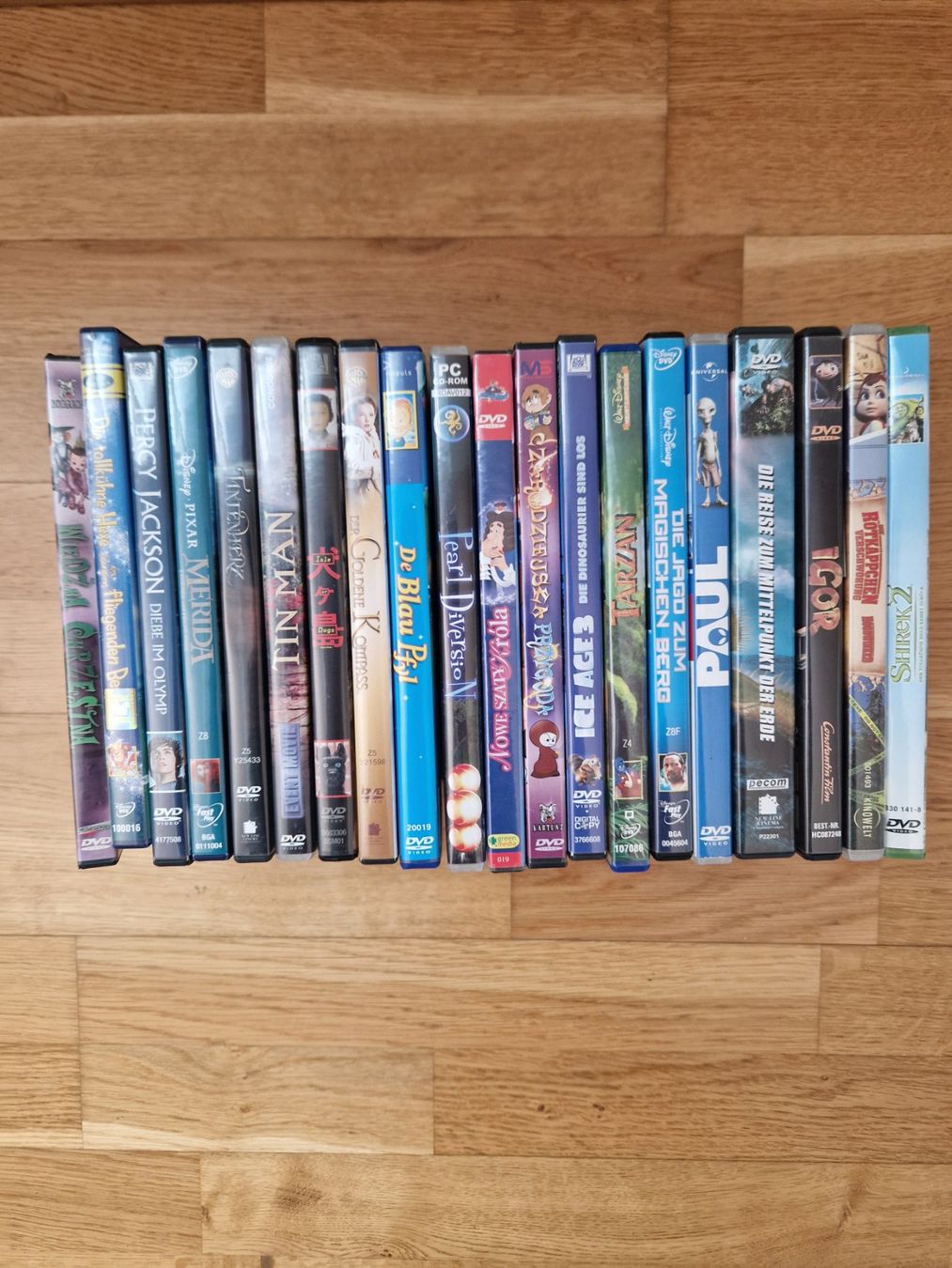 Tutti i DVDs: Kinder und Jugendfilme 30 Stk. – Usato da Aeschi SO venduto da CRIS-DESIGNS