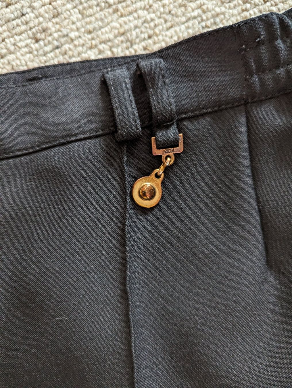 C&A Pantaloni: Hose schwarz Grösse 38 – Usato da Spiez venduto da Crazyduck 1