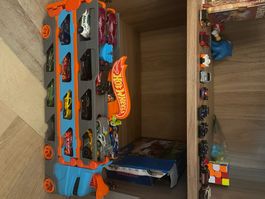 Camion / transporteur Hot Wheels avec voitures