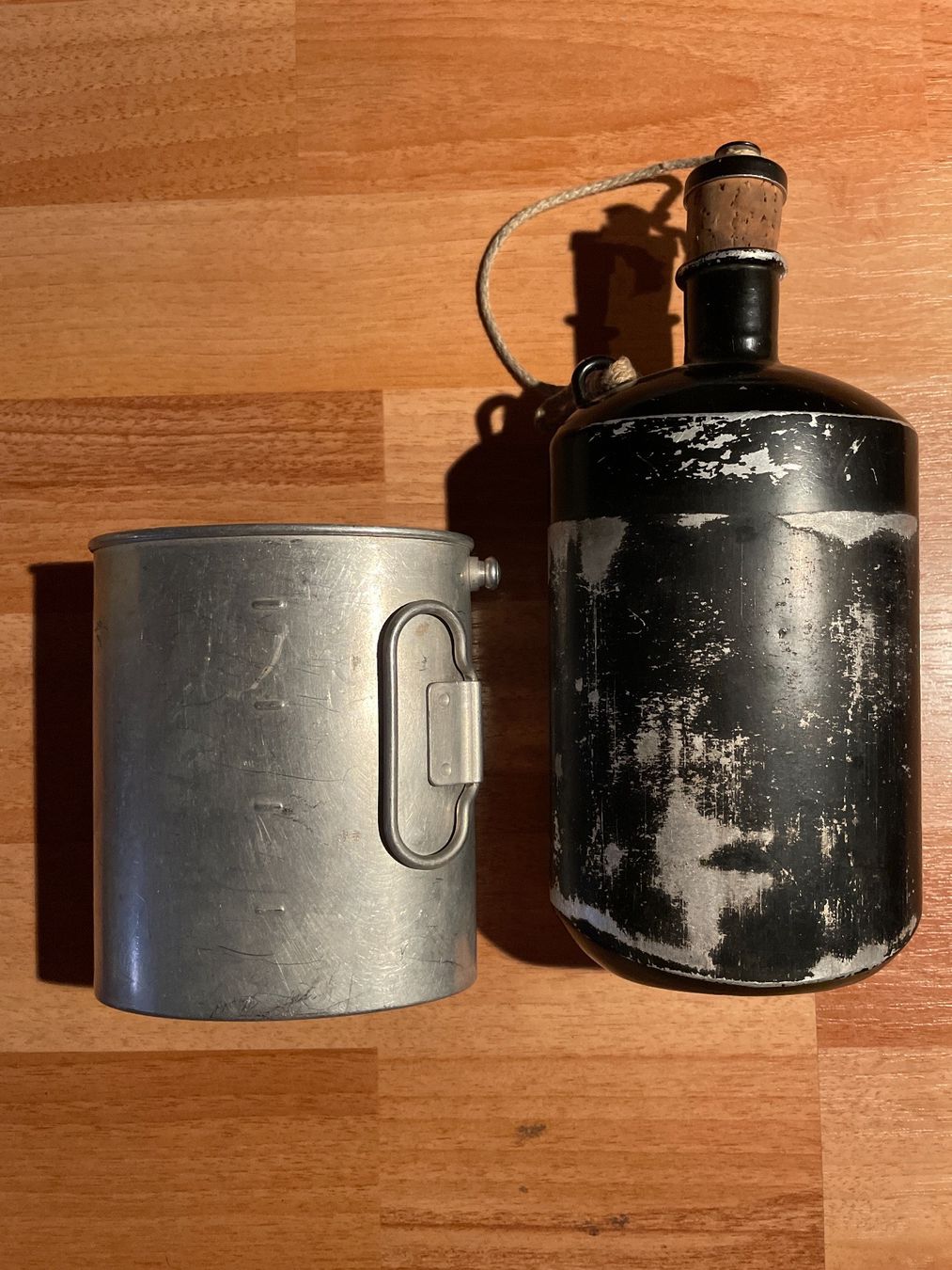Schweizer Armee Attrezzatura & Pezzi di ricambio: Alte Militär Feldflasche #6 – Usato da Grub AR venduto da sam_rq67 2