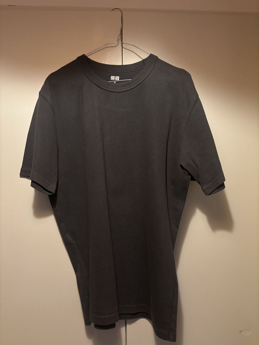 Uniqlo T-shirt: T-shirt Uniqlo noir  – Usato da Chêne-Bougeries venduto da sor_9rzp