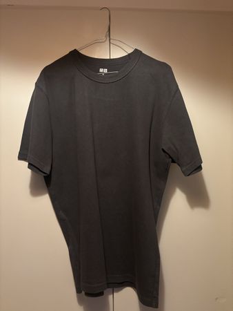 T-shirt Uniqlo noir 