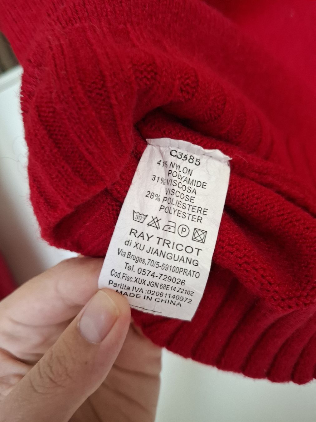 Pulls & Sweat-shirts: Pull rouge Vintage – Neuf (Voir description) à La Tour-de-Peilz par Marin_nette 2