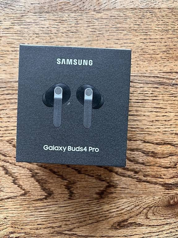 Samsung Cuffie: Samsung Galaxy Buds 4 Pro – Usato da Zürich venduto da nad_pfd9
