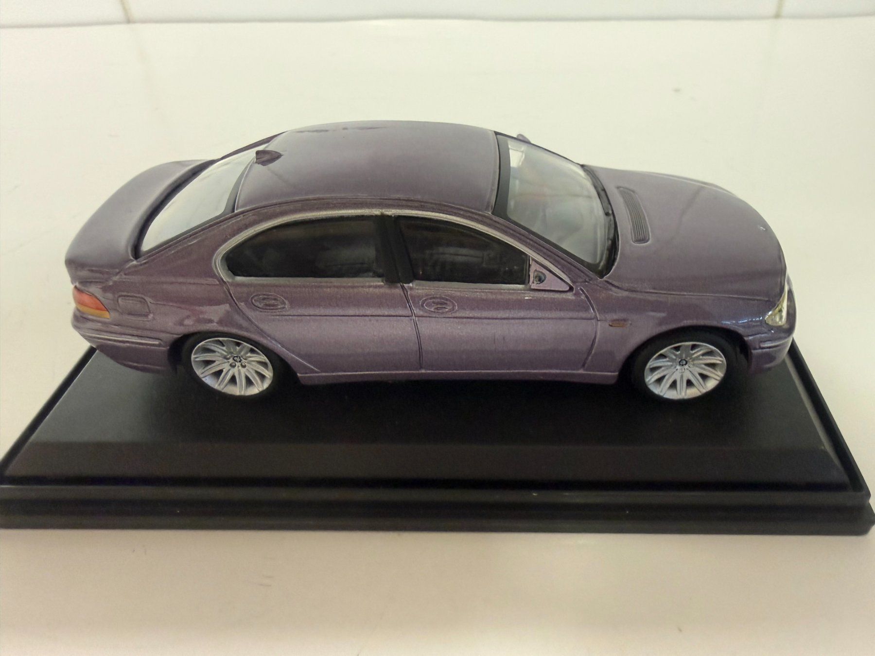 BMW Modellini d'auto: BMW 745i American Mint 1-43 / 4 – Nuovo e nell'imballaggio originale da Männedorf venduto da toroloco1953 5