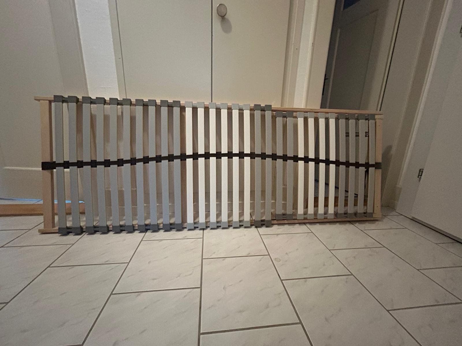 Ikea Letti: Bettgestell mit zwei Lattenrosten – Usato da Luzern venduto da anj_sw8z 3