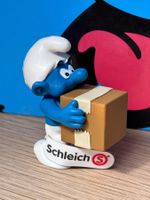 Schlumpf mit Paket
