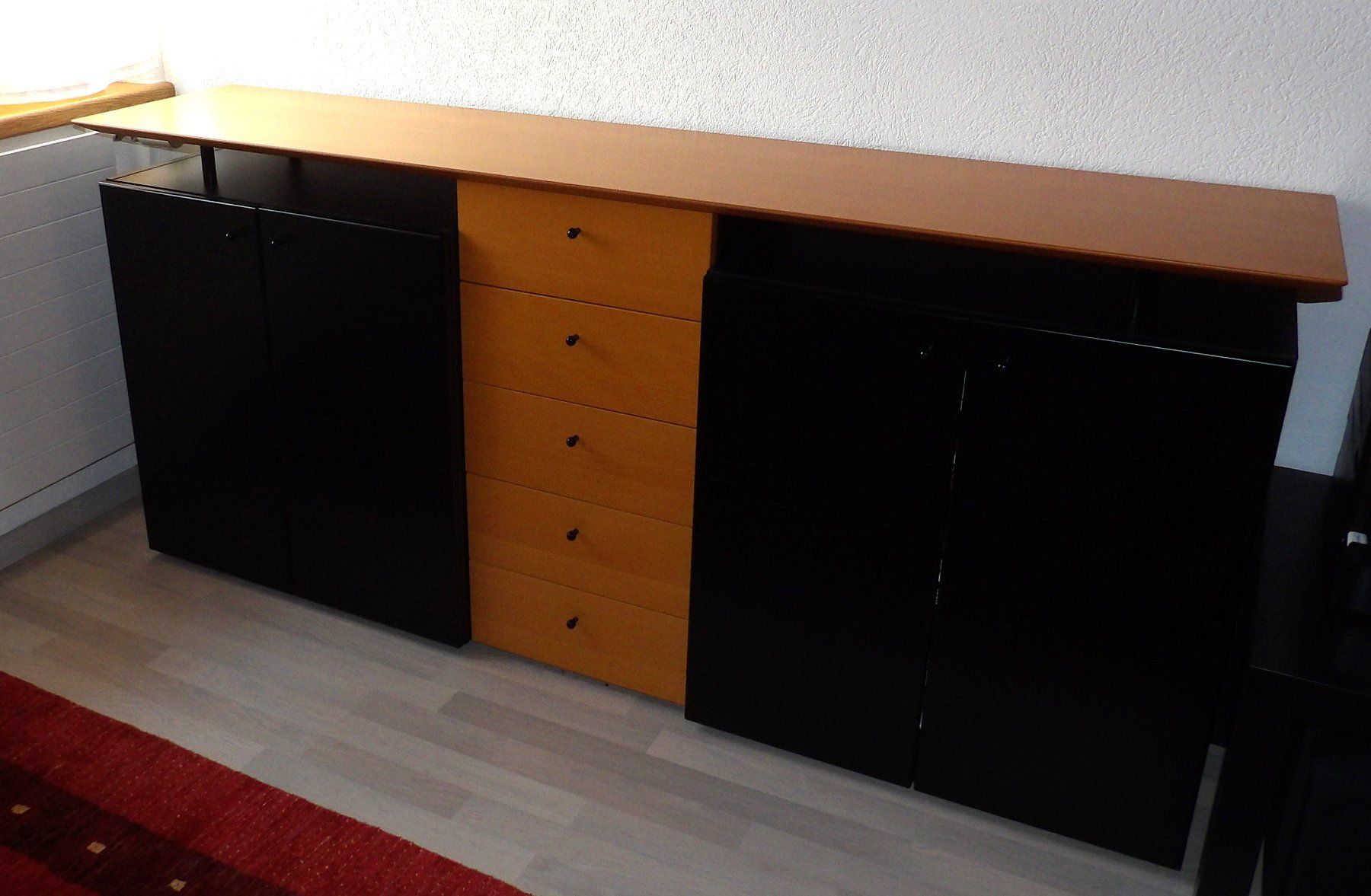 Cassettiere: Sideboard 185 x 40 cm, in Buche // schwarz – Usato da Niederlenz venduto da Steff99
