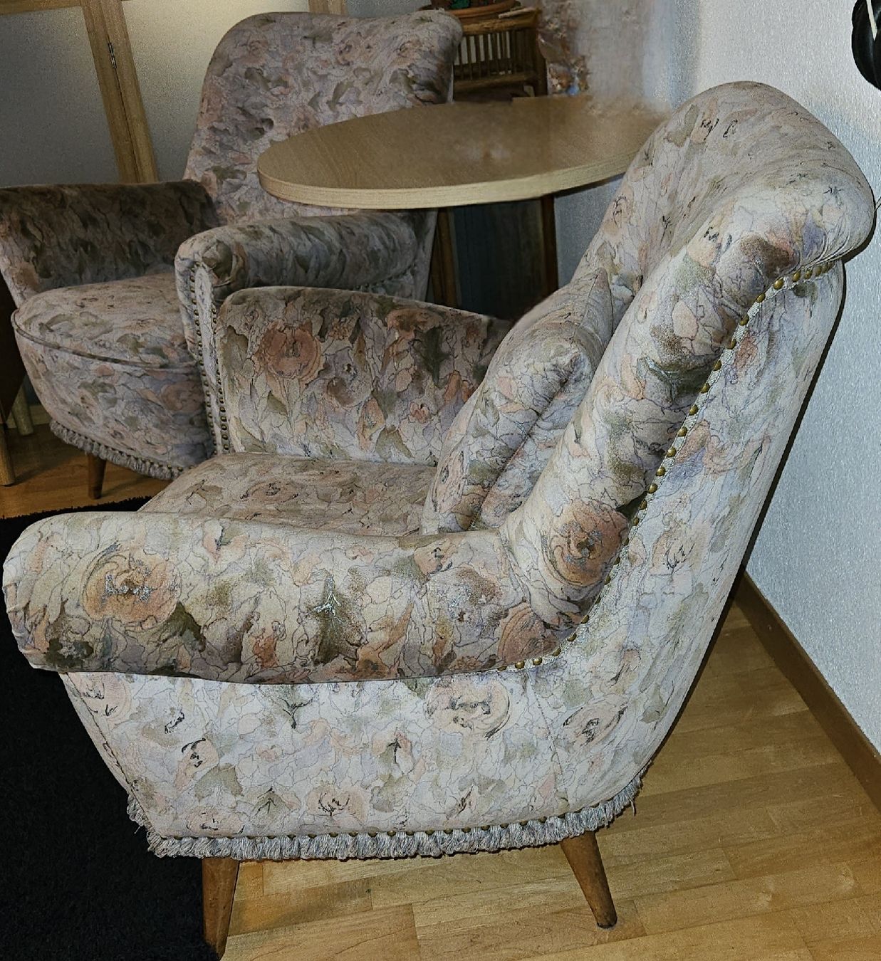 Poltrone: Vintage Stil - 2 Sessel, 1 Sofa – Usato da Greifensee venduto da Dehausi 1