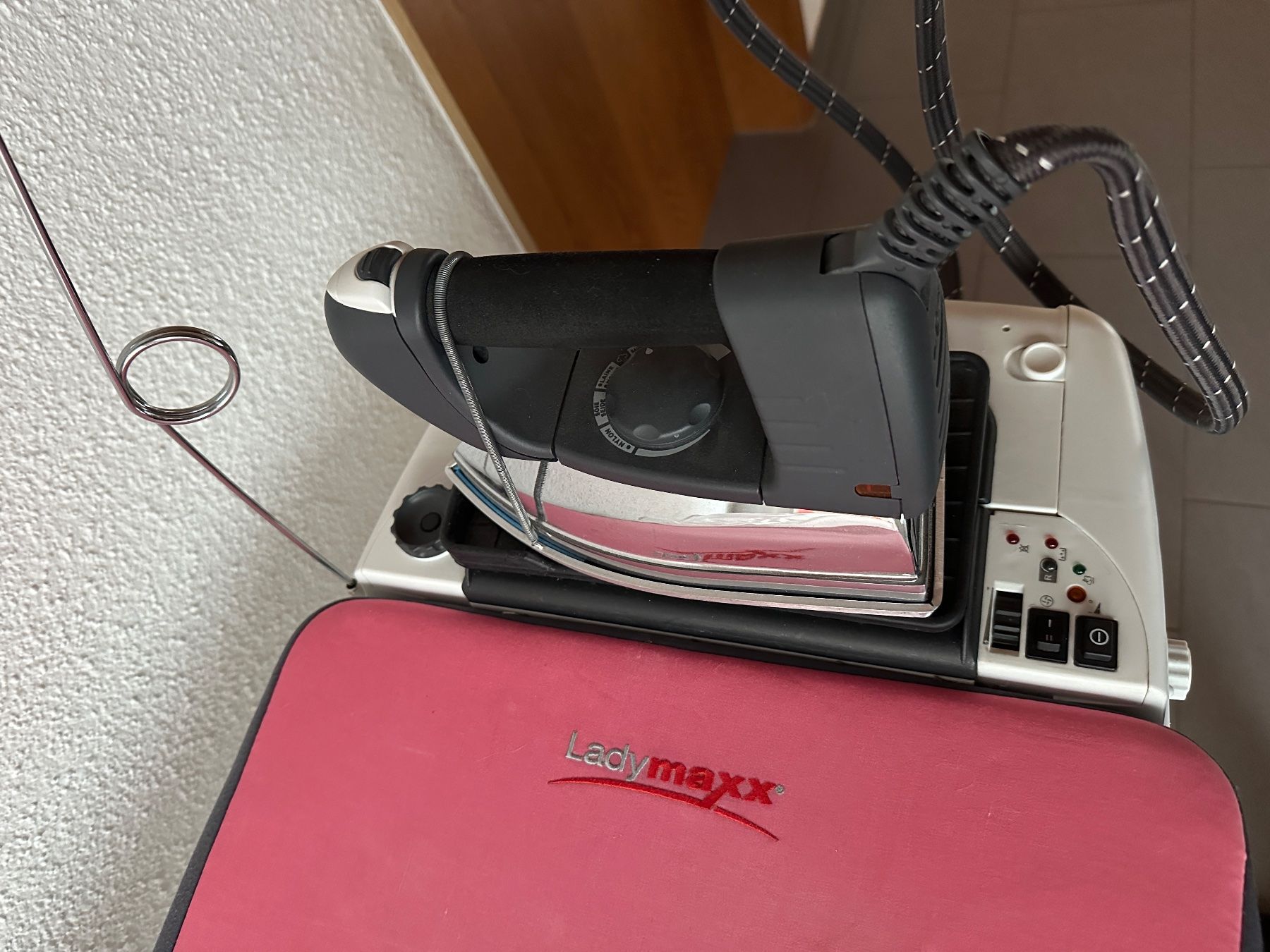 Ferri da stiro: Bügelstation Ladymaxx – Usato da Heerbrugg venduto da Safebeutel 1