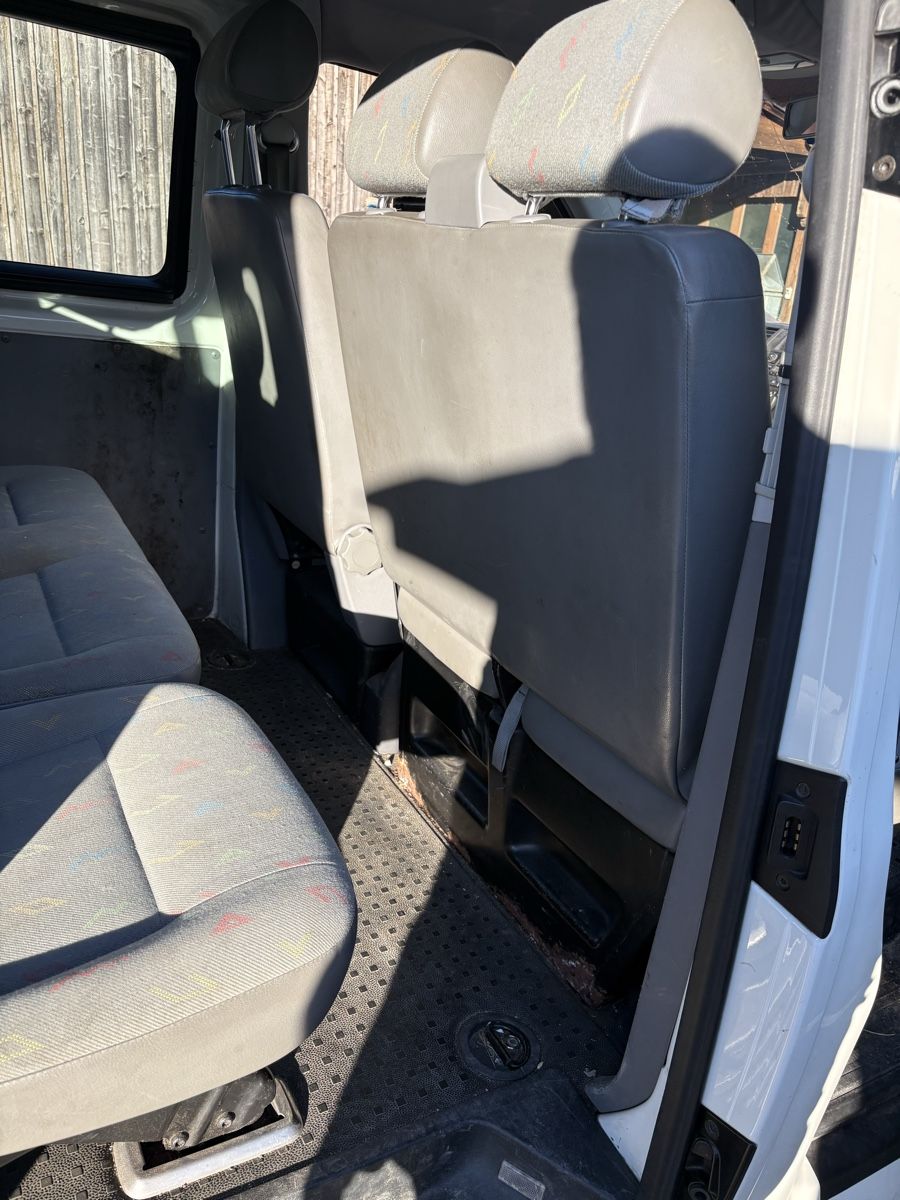 VW Autos: VW Transporter T5 mit 9 Sitzplätzen – D'occasion à Niederbüren par Benzmech 7