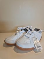 Turnschuhe weiss, Gr. 32