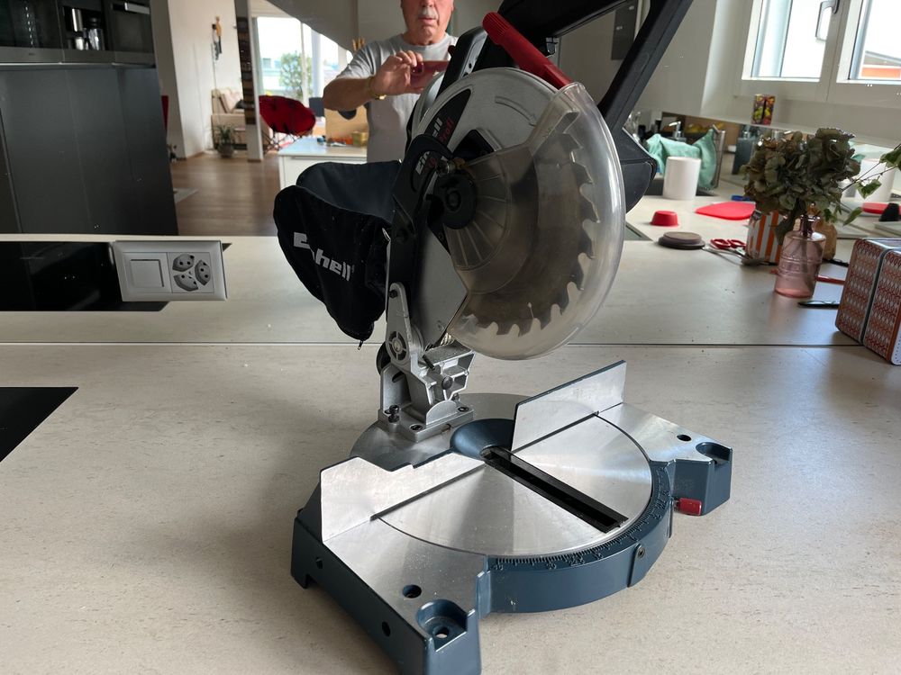 Gehrungssäge Metall STAHLWERK Trennsäge Metall-Trennsäge MT-3000 ST Kappsäge, Gehrungssäge, Set, Metallsäge Mt 2 800 Watt Mini Kappsäge