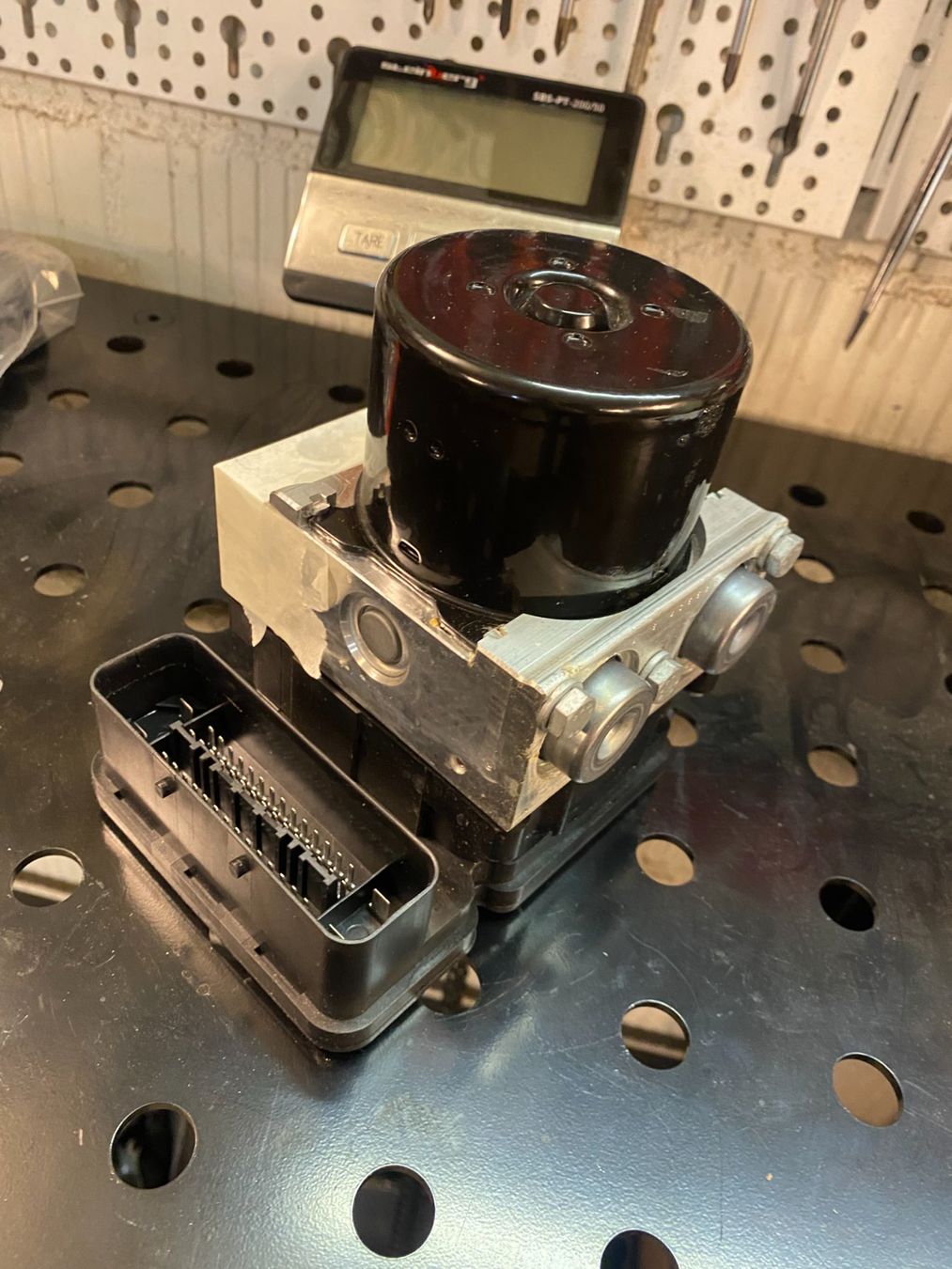 BMW Tutti pezzi di ricambio auto: Original BMW E82 E88 E90 DSC Steuergerät ABS ATE 6784766 – Usato da Zürich venduto da Stefan_L_ZH