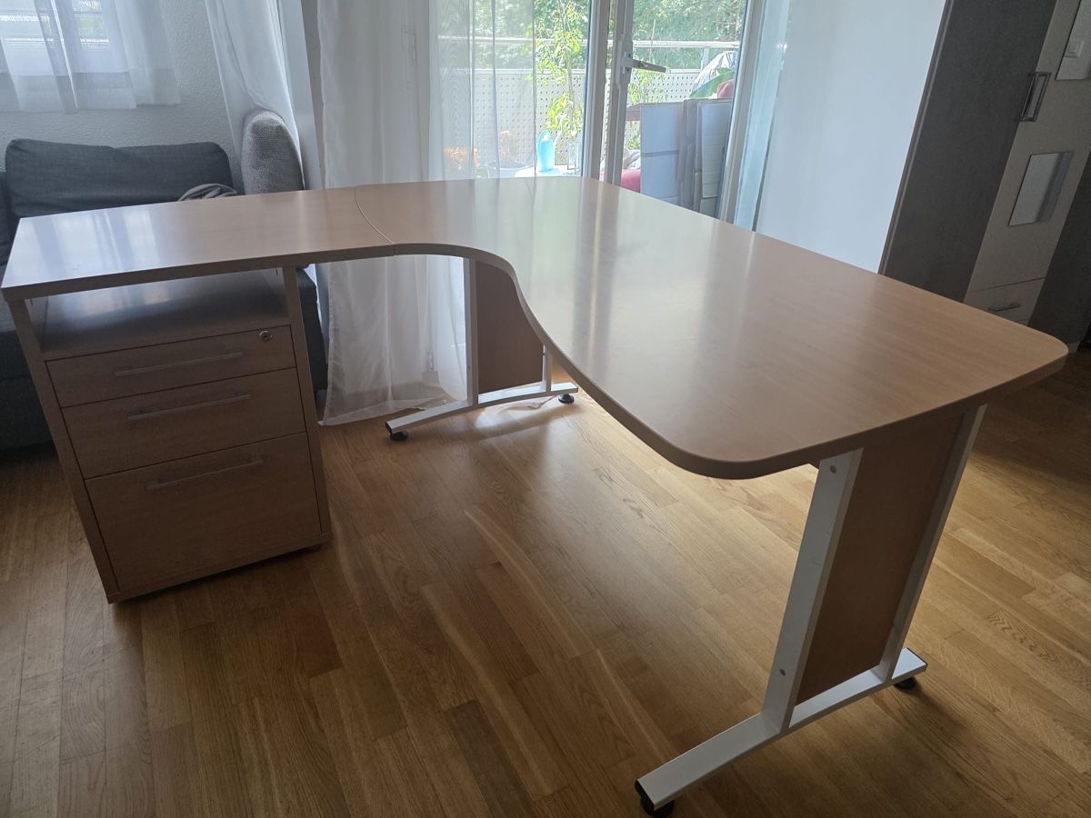 Scrivanie: Eckschreibtisch mit Container Buche hell L Form – Usato da Dübendorf venduto da Sripa 1