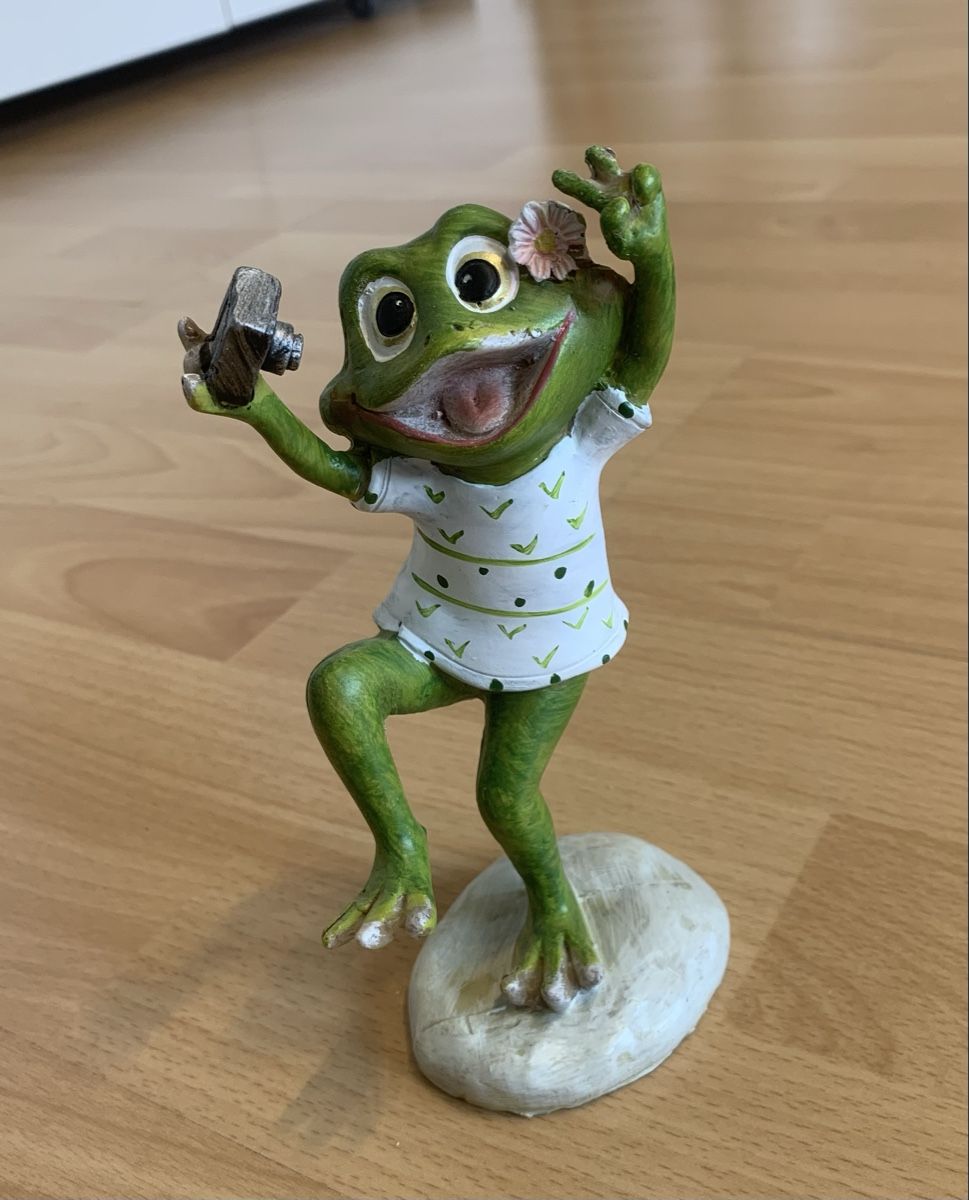Figurines: Décoration/figurine « grenouille » 🐸 – D'occasion à Port par granitod