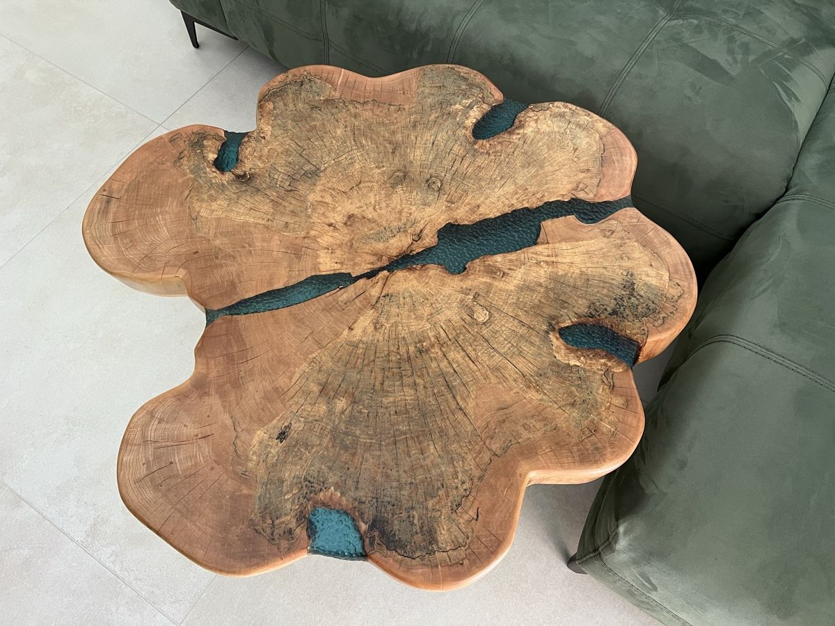 Tavoli: Unique handcrafted acacia table – Nuovo e nell'imballaggio originale da Corsier GE venduto da Karol_save_planet