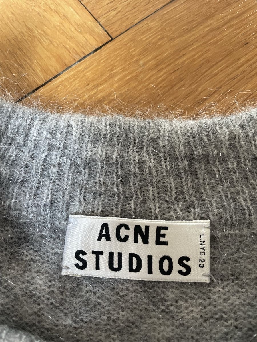 Acne Studios Pullover & Sweatshirts: Kuscheliger Pullover von Acne  – Gebraucht aus Basel von ann_ry6c 1