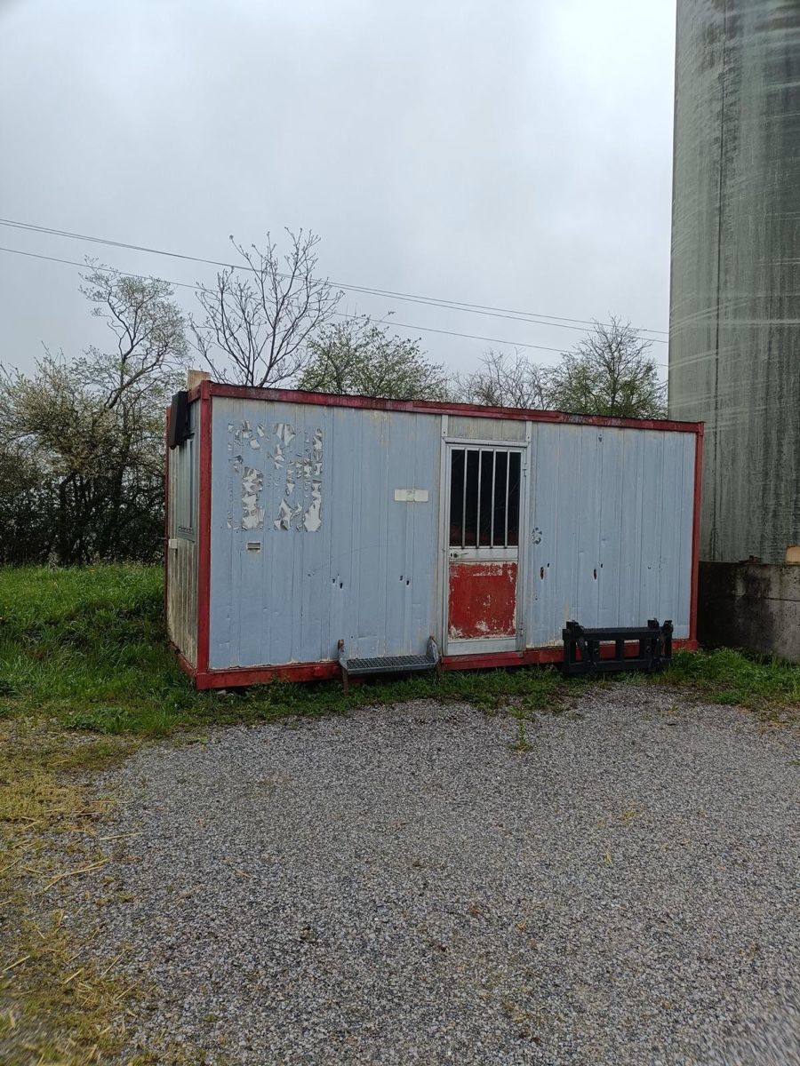 Conteneurs de construction: WC Container  – D'occasion à Adlikon par hug_p6f6